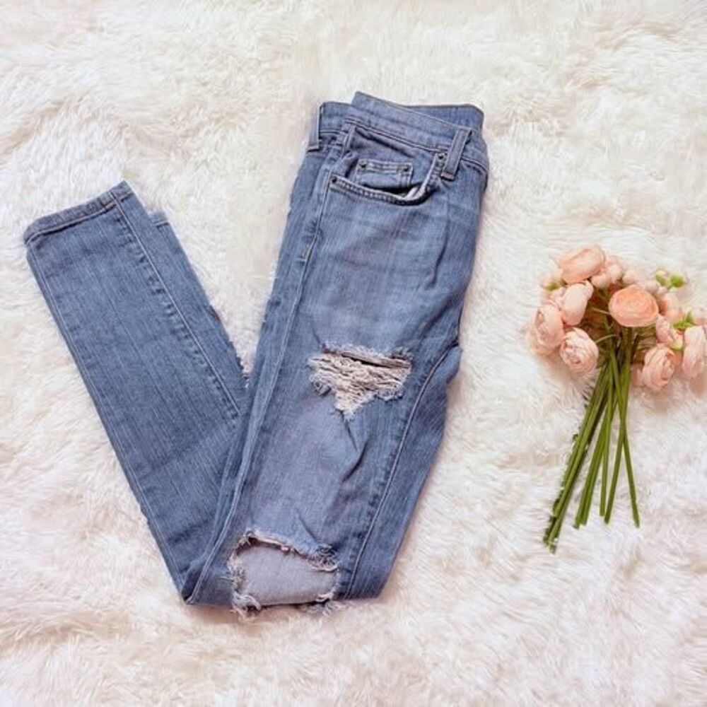 Carmar Light Wash Distressed Skinny Jeans Ripped Denim Size 25